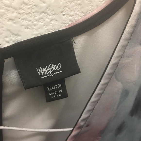 Dress - Picture 5 of 5